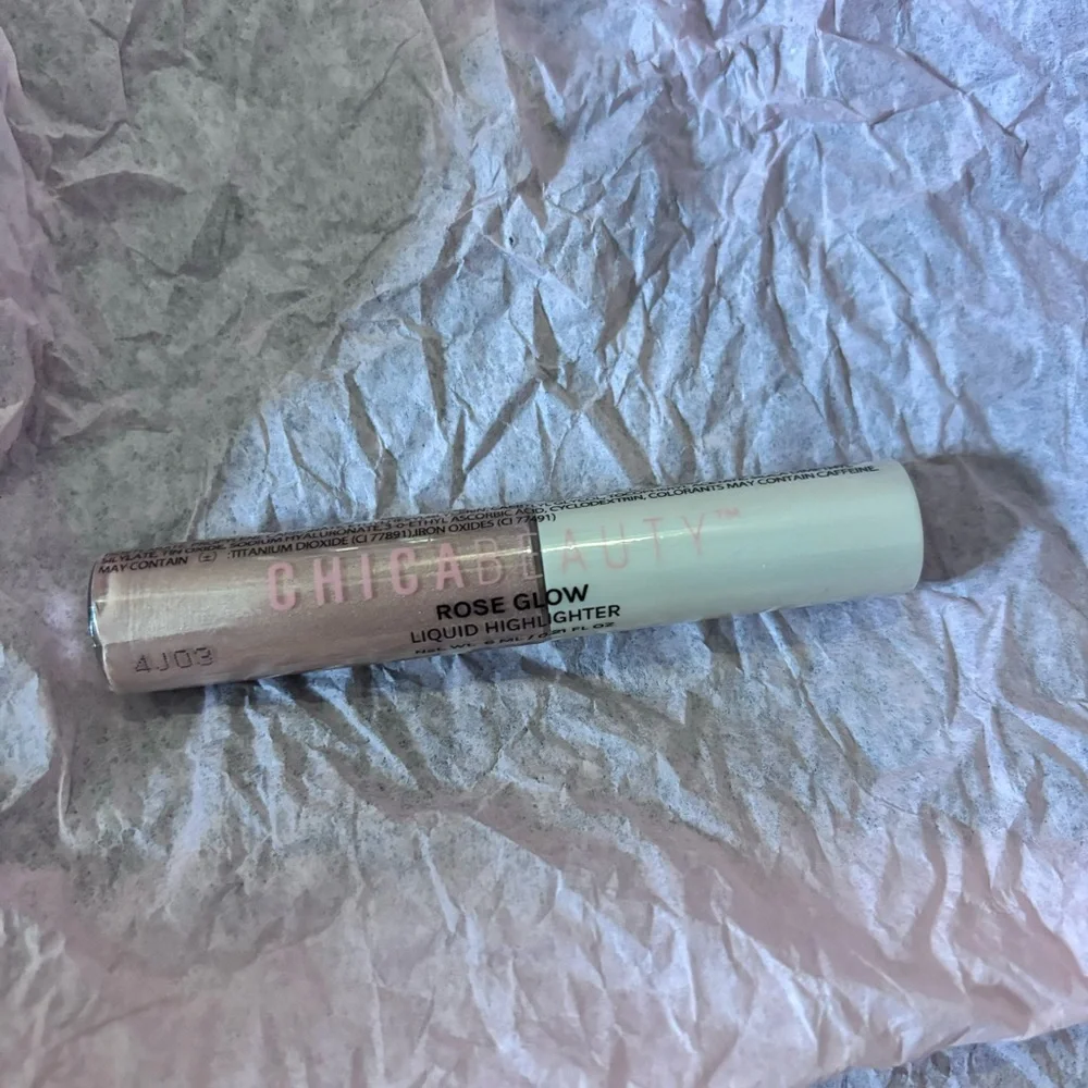 💝NEW Chica Beuaty Rose Glow Liquid Highlighter💝